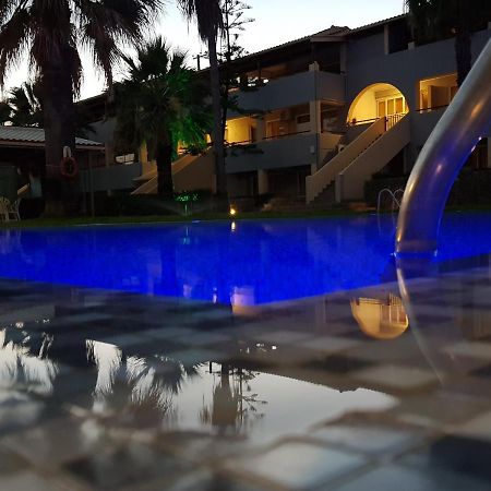 Asteraki Aparthotel Гоувия Экстерьер фото