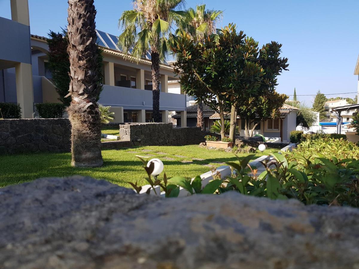 Asteraki Aparthotel Гоувия Экстерьер фото