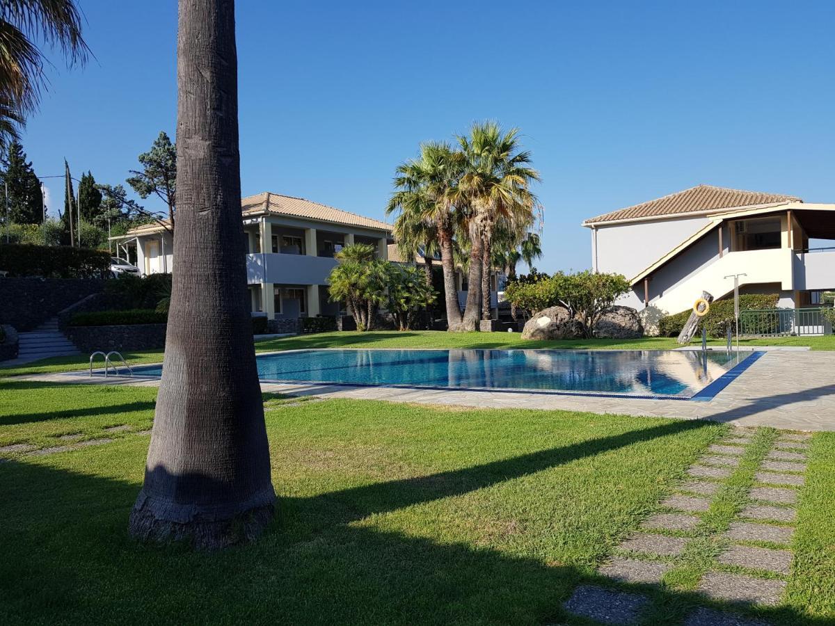 Asteraki Aparthotel Гоувия Экстерьер фото